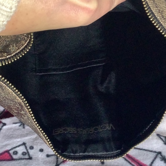 Victoria’s Secret - gold sparkle elegant fold over clutch  gold toned & hardware - Picture 6 of 6